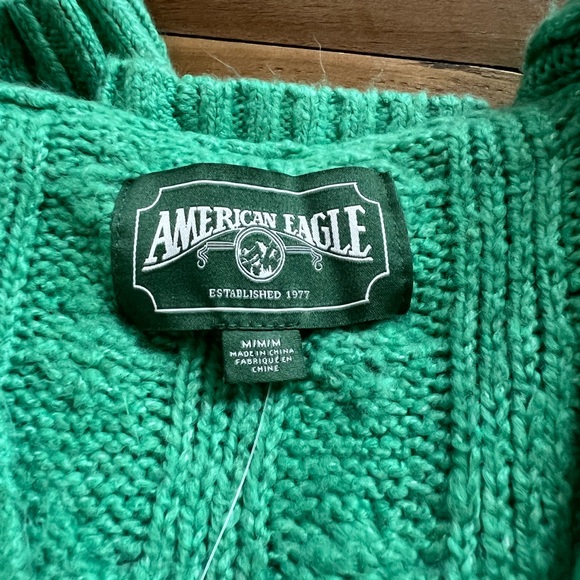 American Eagle Hooded Sweater - Picture 6 of 7